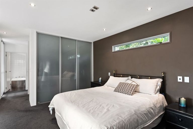 Photo of property in 8 Elmwood Road, Strowan, Christchurch, 8052