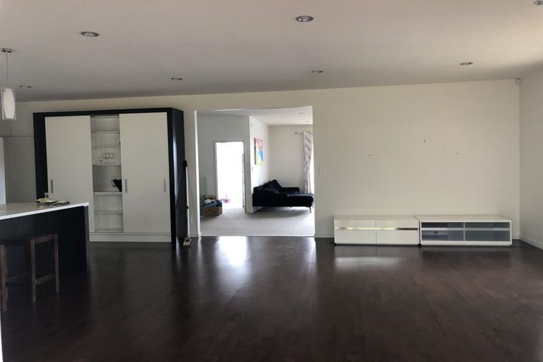 Photo of property in 14 Hilton Close, Fairview Heights, Auckland, 0632