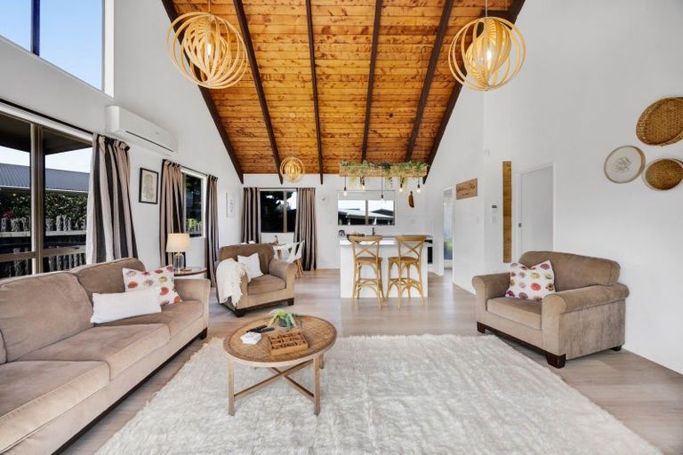 Photo of property in 9 Pohutukawa Drive, Opunake, 4616