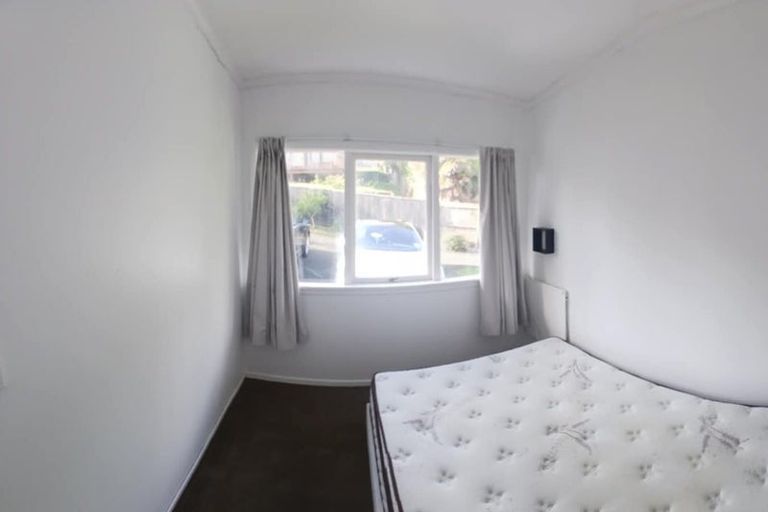 Photo of property in 235b Titirangi Road, Titirangi, Auckland, 0604