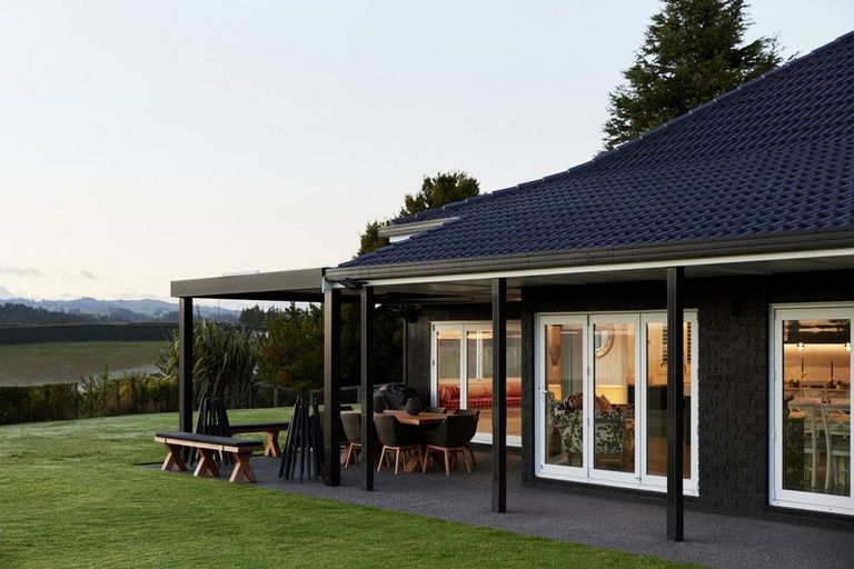 Photo of property in 28 Hanlow Place, Pyes Pa, Tauranga, 3112