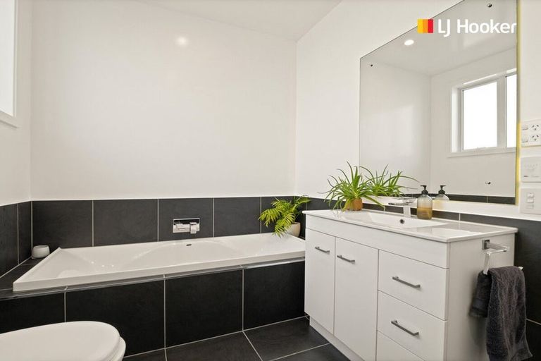 Photo of property in 9 Crest Street, Tainui, Dunedin, 9013