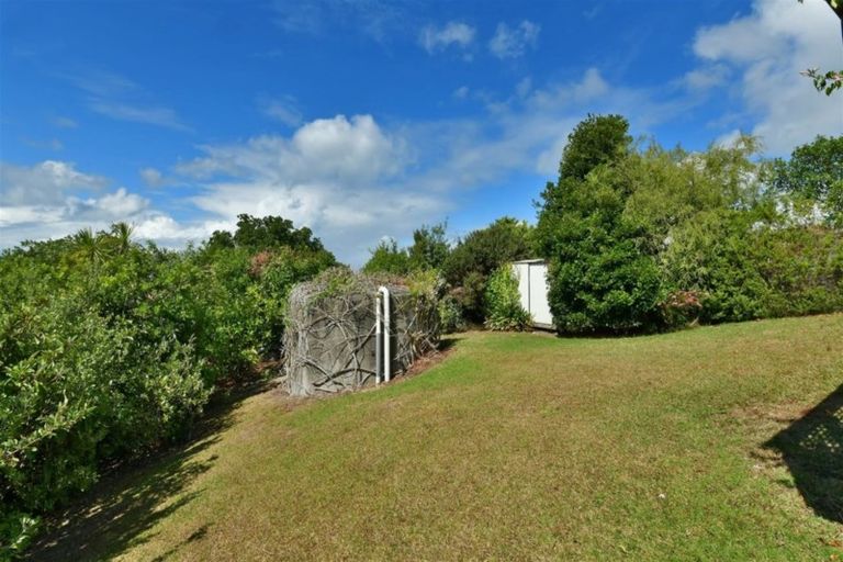 Photo of property in 1427 Whangaparaoa Road, Army Bay, Whangaparaoa, 0930