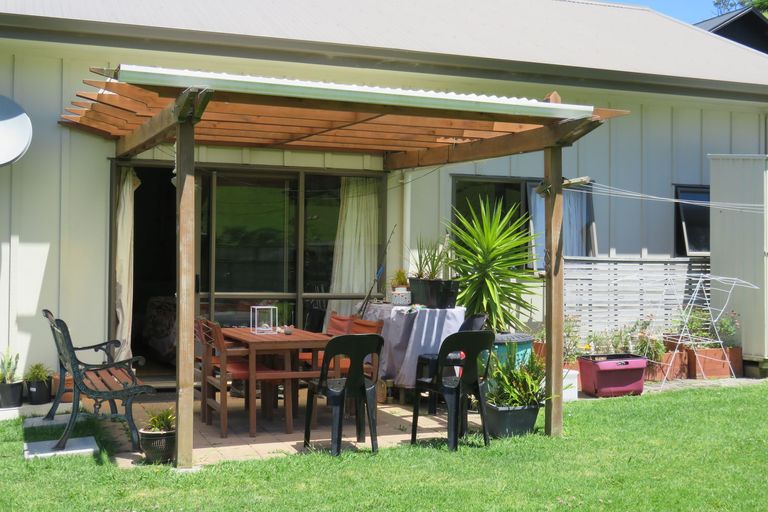 Photo of property in 18 Motutara Road, Oakura, Hikurangi, 0184