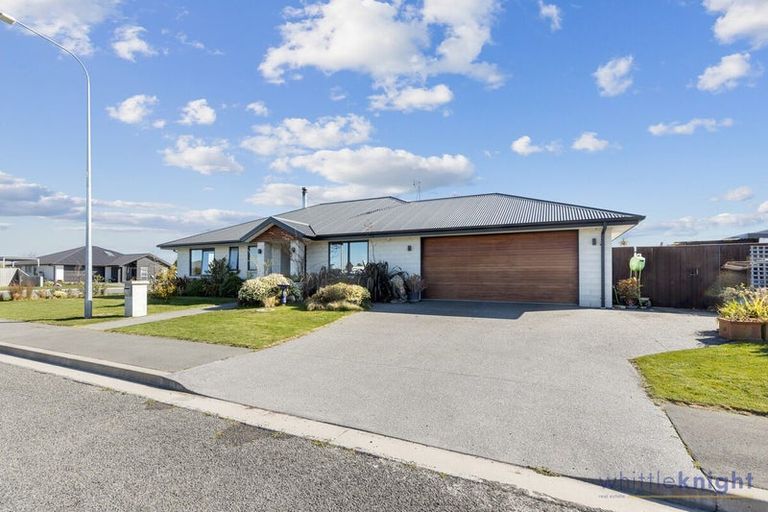 Photo of property in 8 Claremont Crescent, Amberley, 7410