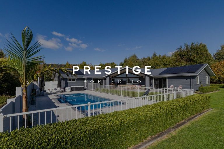 Photo of property in 12 Spur Road, Havelock North, 4130