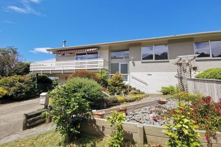 Photo of property in 9 Chisbury Street, Churton Park, Wellington, 6037