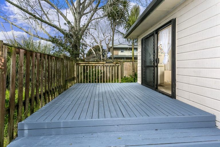 Photo of property in 2/62 Tonar Street, Northcote, Auckland, 0627