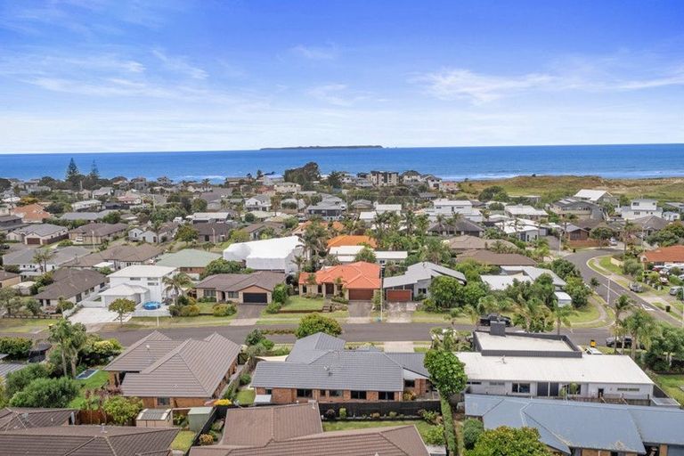Photo of property in 22 Nautilus Drive, Papamoa Beach, Papamoa, 3118