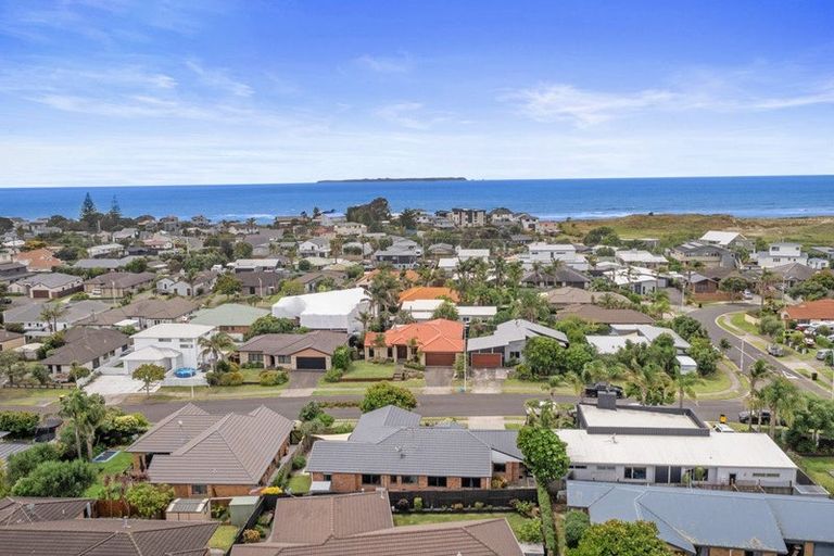 Photo of property in 22 Nautilus Drive, Papamoa Beach, Papamoa, 3118