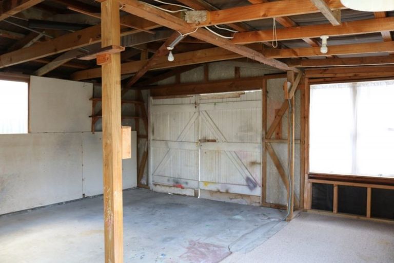 Photo of property in 27 Saint Annes Street, Levin, 5510