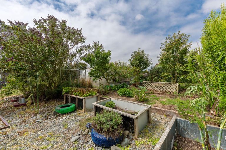 Photo of property in 12 James Street, Waimate, 7980