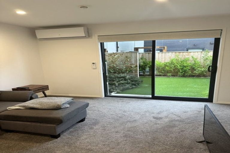 Photo of property in 7/22 Yeovil Road, Te Atatu Peninsula, Auckland, 0610