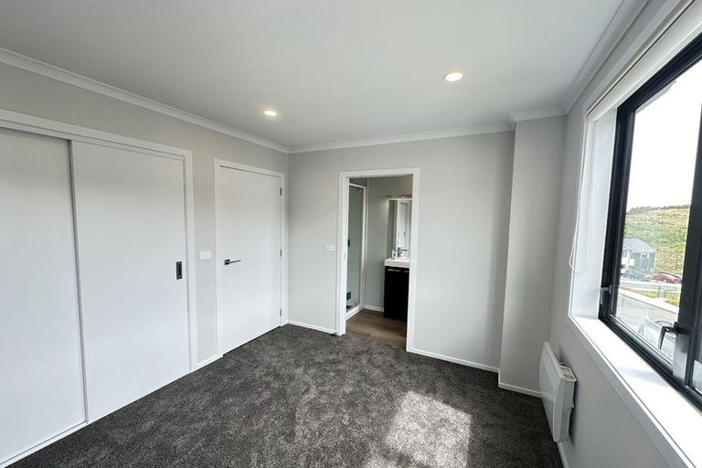 Photo of property in 32 Bee Lane, Whitby, Porirua, 5024