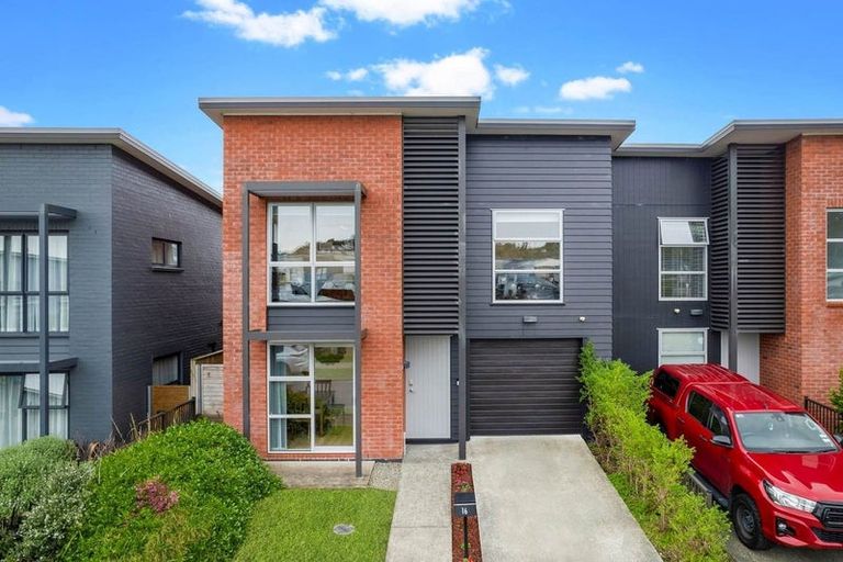 Photo of property in 16 Gilbert Hall Way, Swanson, Auckland, 0614