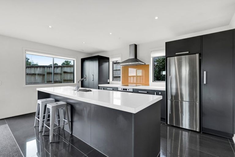 Photo of property in 13a Heta Road, Highlands Park, New Plymouth, 4312