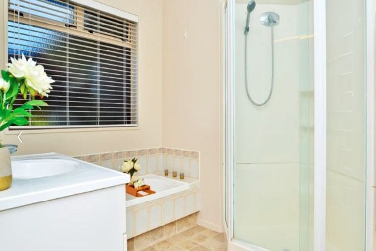 Photo of property in 18 Halcione Close, Flagstaff, Hamilton, 3210