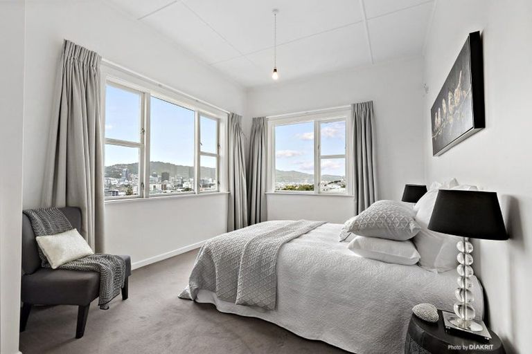 Photo of property in 51 Scarborough Terrace, Mount Victoria, Wellington, 6011