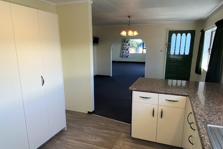 Photo of property in 6 Hussey Street, Oakura, 4314