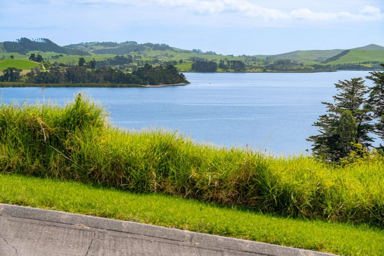 Photo of property in 6 Emay Crescent, Pahi, Paparoa, 0571