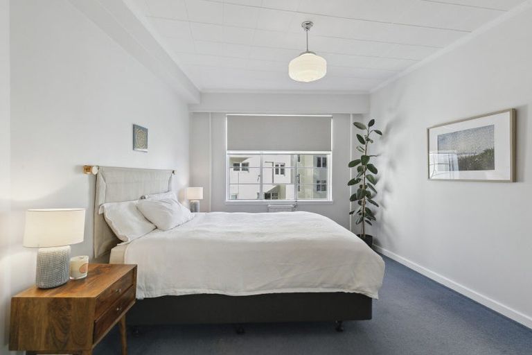 Photo of property in Wharenui Apartments, 274 Oriental Parade, Oriental Bay, Wellington, 6011