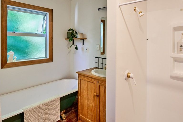 Photo of property in 105 Cluny Road, Plimmerton, Porirua, 5026