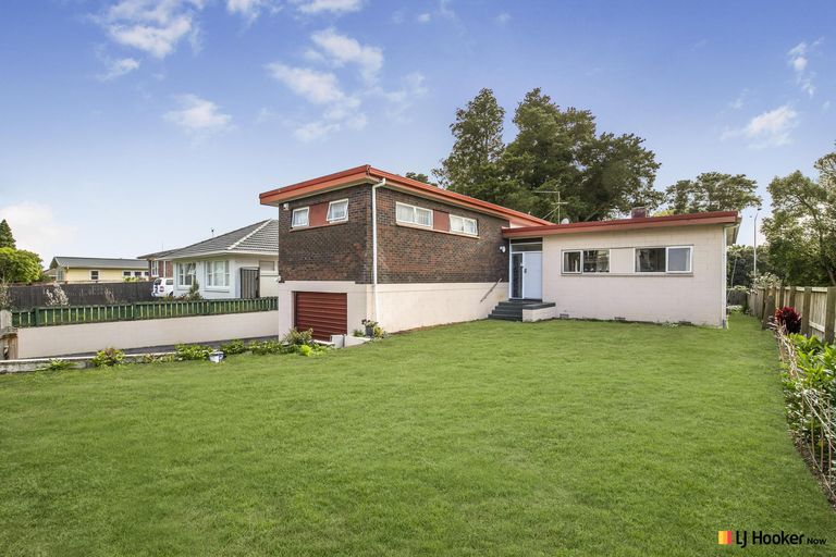 Photo of property in 52 Lawrence Crescent, Hillpark, Auckland, 2102