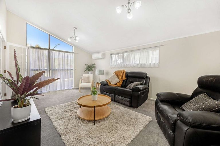 Photo of property in 142 Holborn Drive, Stokes Valley, Lower Hutt, 5019