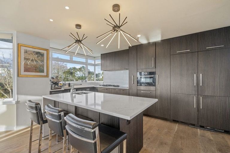 Photo of property in 27 Palmer Crescent, Mission Bay, Auckland, 1071