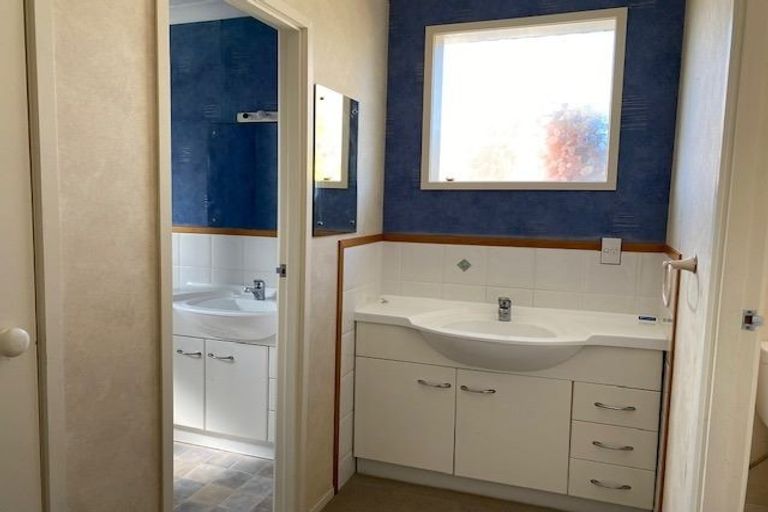 Photo of property in 5 The Crest, Sunnyhills, Auckland, 2010