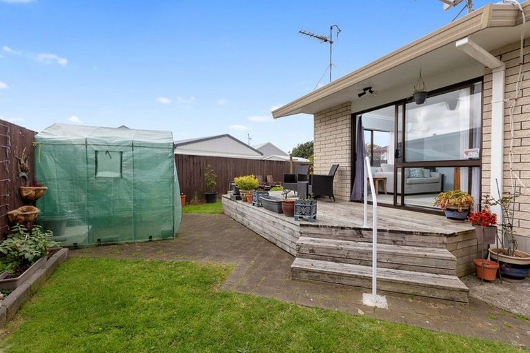 Photo of property in 12c Redditch Place, Papamoa Beach, Papamoa, 3118