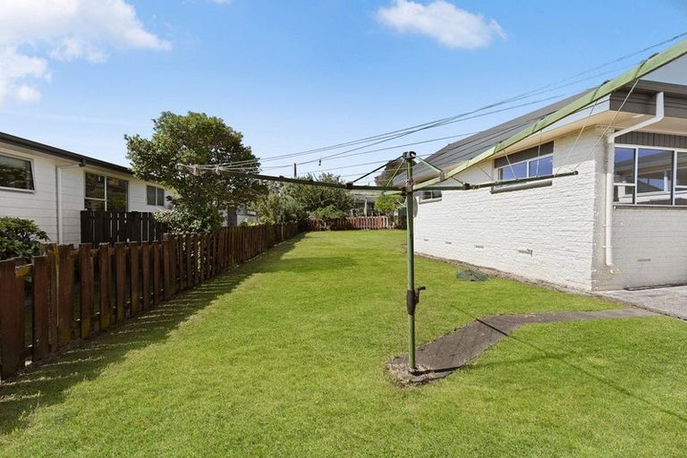 Photo of property in 17 Ridgeway Place, Glenview, Hamilton, 3206