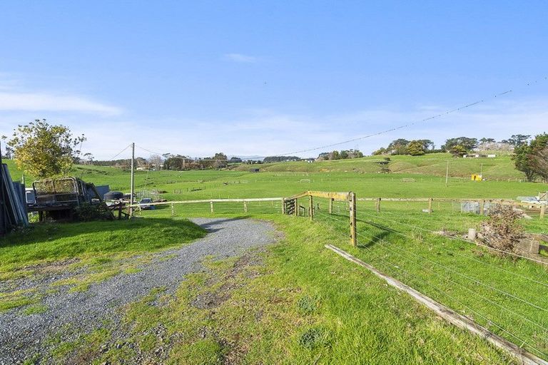 Photo of property in 141 Karioitahi Road, Waiuku, 2683