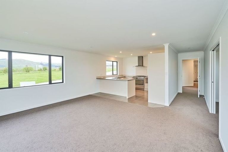 Photo of property in 33 Silicon Way, Fitzherbert, Palmerston North, 4410