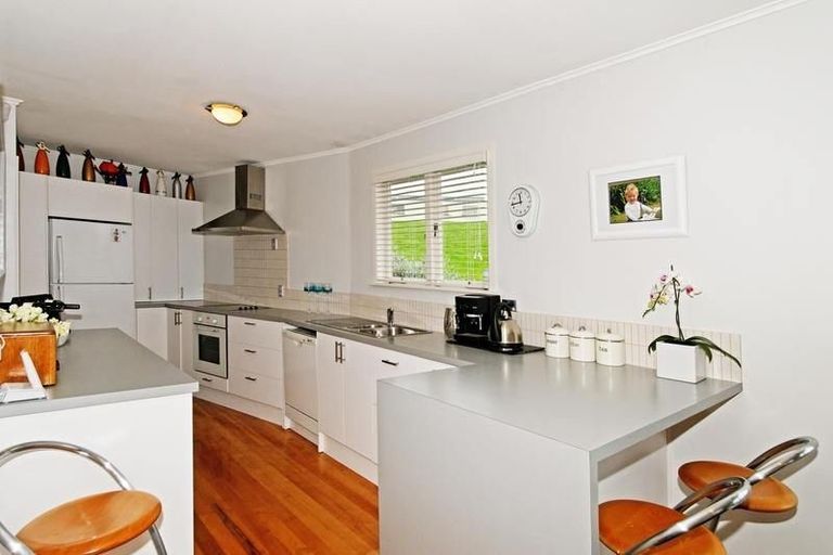 Photo of property in 17 Cotswold Lane, Mount Wellington, Auckland, 1060