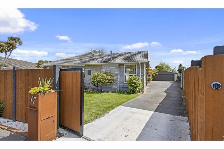 Photo of property in 17 Logie Place, Bromley, Christchurch, 8062