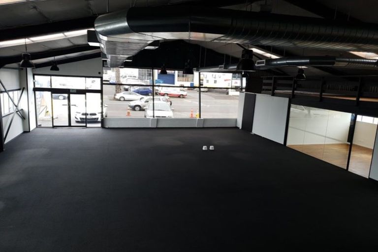 Photo of property in 25a Great South Road, Papakura, 2110