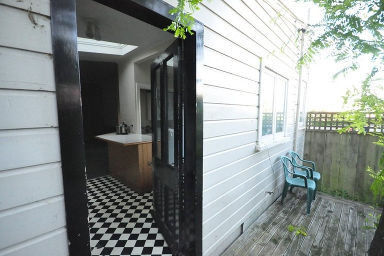 Photo of property in 27 Nairn Street, Mount Cook, Wellington, 6011