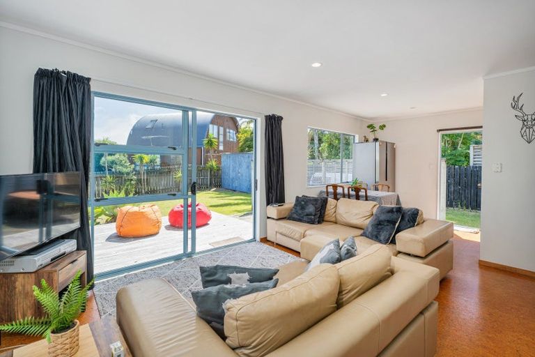 Photo of property in 100 Ocean Close, Matarangi, Whitianga, 3592