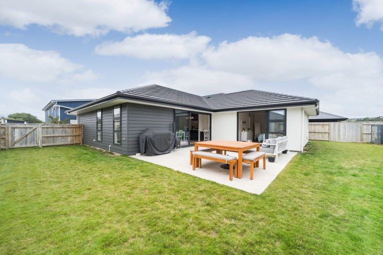 Photo of property in 97 Freedom Drive, Kelvin Grove, Palmerston North, 4470