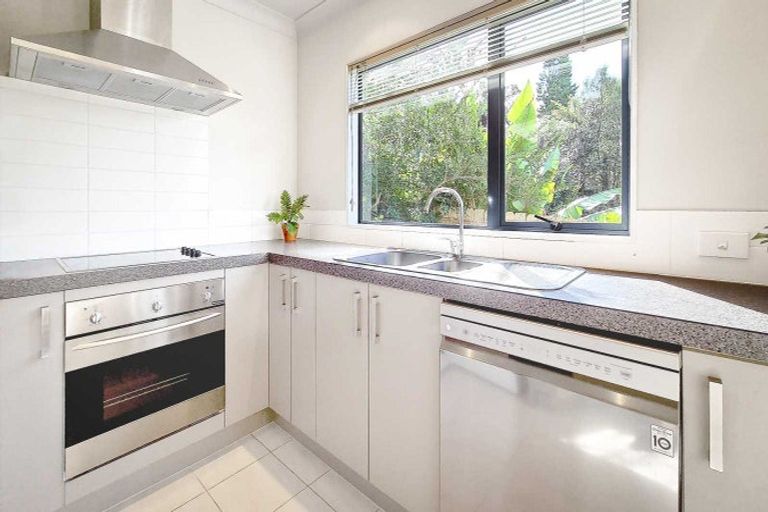 Photo of property in 49a Flaxdale Street, Birkdale, Auckland, 0626