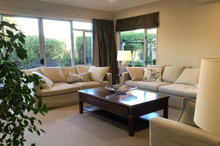 Photo of property in 46 Hikanui Drive, Havelock North, 4130