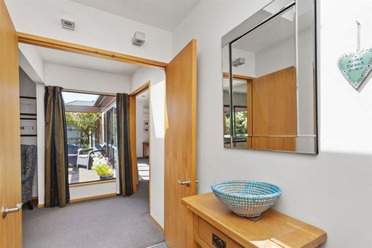 Photo of property in 7 Meadowcroft Lane, Harewood, Christchurch, 8051