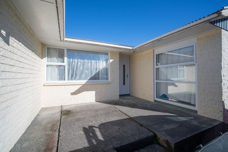 Photo of property in 27 Dunster Street, Burnside, Christchurch, 8053