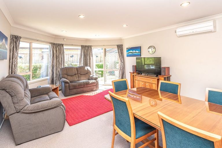 Photo of property in 16 Gilligan Close, College Estate, Whanganui, 4500