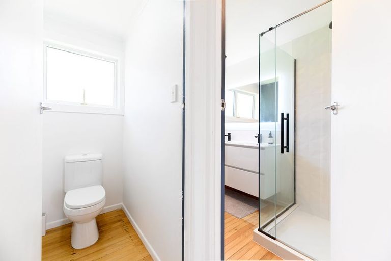 Photo of property in 1/48 Bond Crescent, Forrest Hill, Auckland, 0620