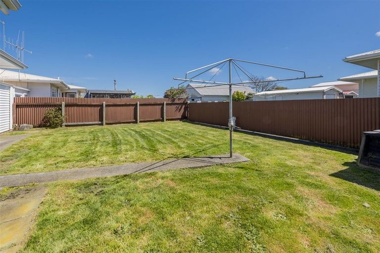 Photo of property in 55 Weraroa Road, Levin, 5510