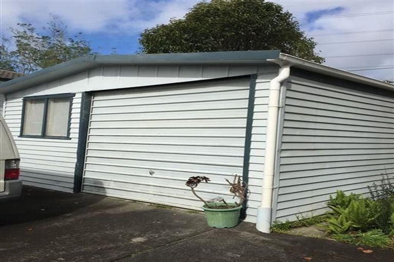 Photo of property in 363 Don Buck Road, Massey, Auckland, 0614