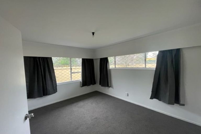 Photo of property in 2 Carolyn Street, Manukau, Auckland, 2025