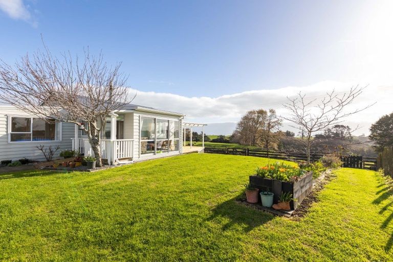 Photo of property in 16 Mimi Road, Mimi, Urenui, 4377